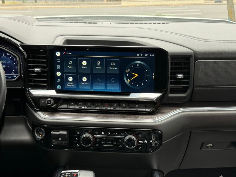 Chevrolet Silverado 1500 Vehicle Full-screen Gallery Image 14