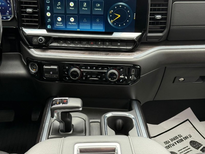 Chevrolet Silverado 1500 Vehicle Full-screen Gallery Image 15