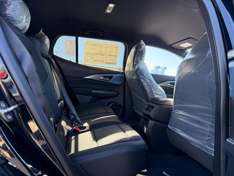 Chevrolet Equinox EV Vehicle Full-screen Gallery Image 5