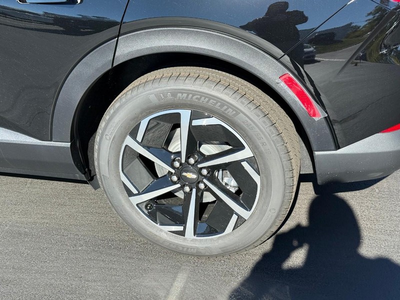 Chevrolet Equinox EV Vehicle Full-screen Gallery Image 4