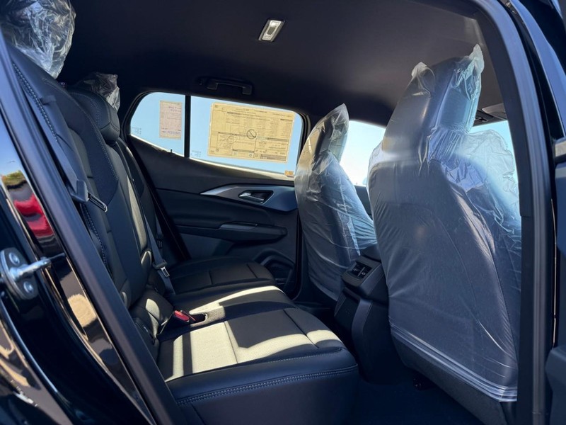 Chevrolet Equinox EV Vehicle Full-screen Gallery Image 5