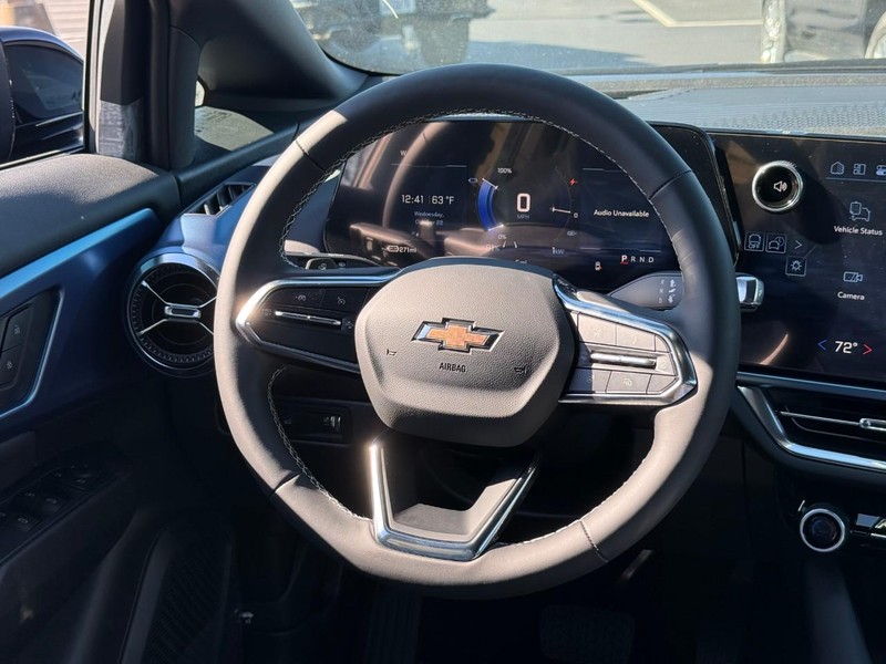Chevrolet Equinox EV Vehicle Full-screen Gallery Image 7