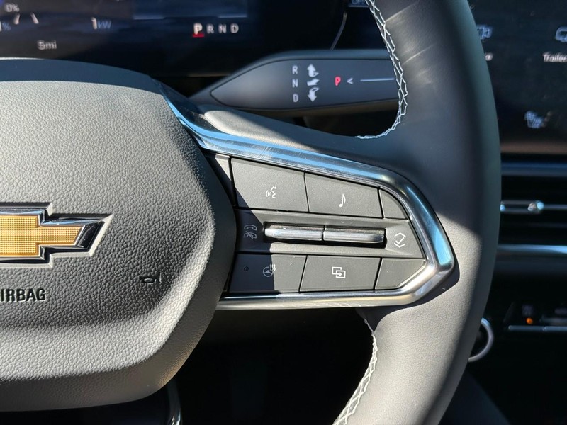 Chevrolet Equinox EV Vehicle Full-screen Gallery Image 12