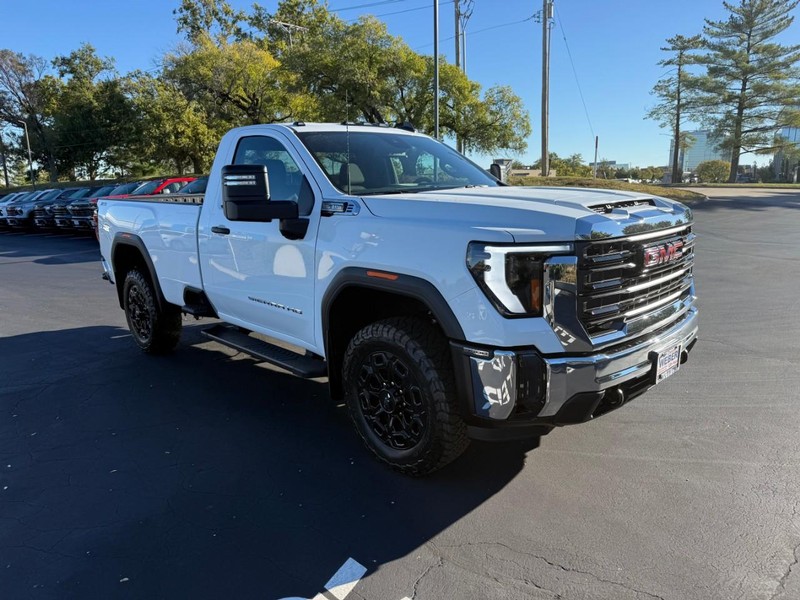 GMC Sierra 3500HD Vehicle Full-screen Gallery Image 9