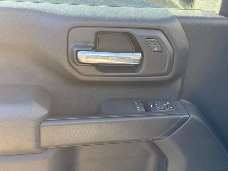 GMC Sierra 3500HD Vehicle Full-screen Gallery Image 13