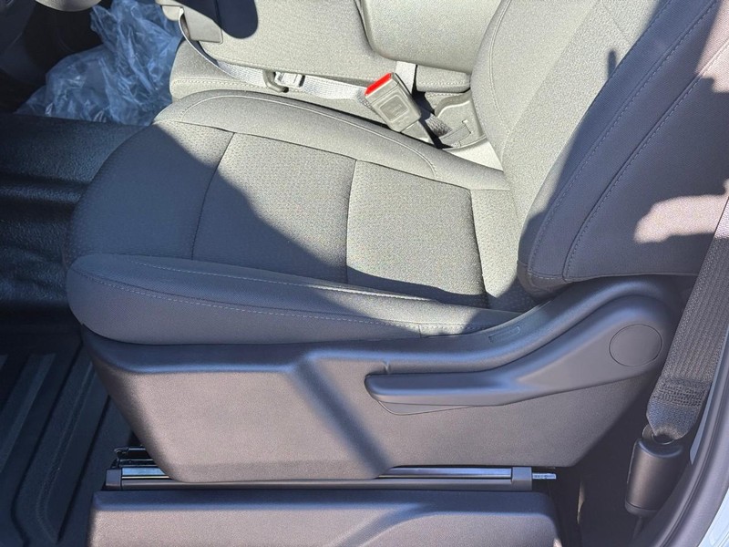 GMC Sierra 3500HD Vehicle Full-screen Gallery Image 14