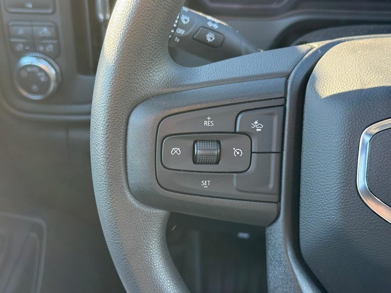 GMC Sierra 3500HD Vehicle Full-screen Gallery Image 16