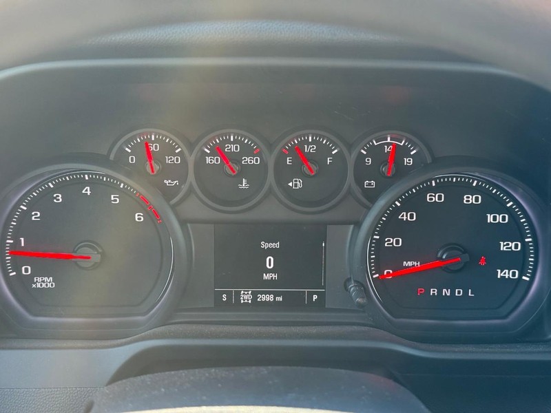 GMC Sierra 3500HD Vehicle Full-screen Gallery Image 17