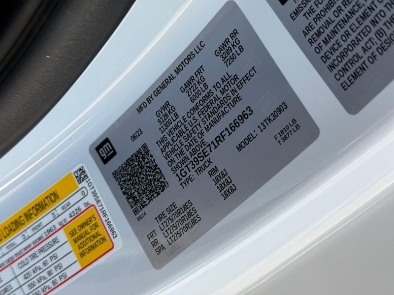 GMC Sierra 3500HD Vehicle Full-screen Gallery Image 19