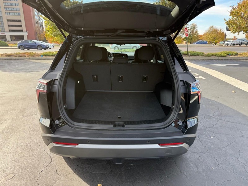 Chevrolet Equinox Vehicle Full-screen Gallery Image 5