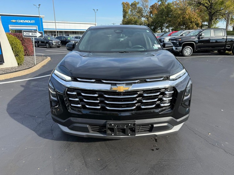 Chevrolet Equinox Vehicle Full-screen Gallery Image 14