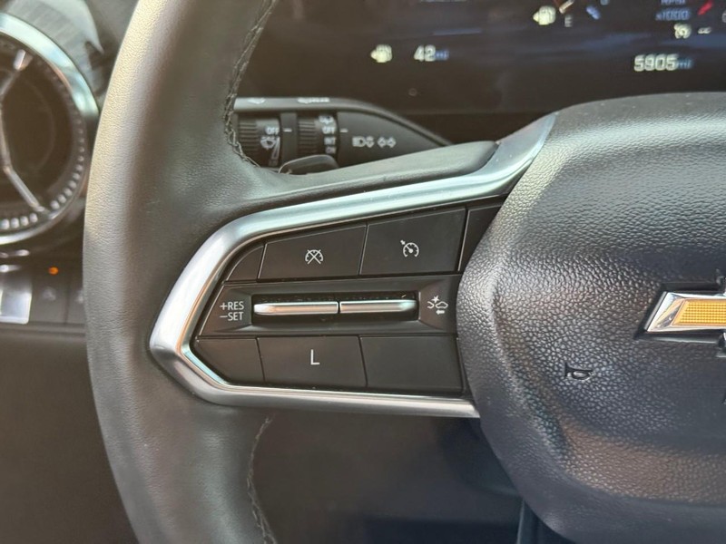 Chevrolet Equinox Vehicle Full-screen Gallery Image 17