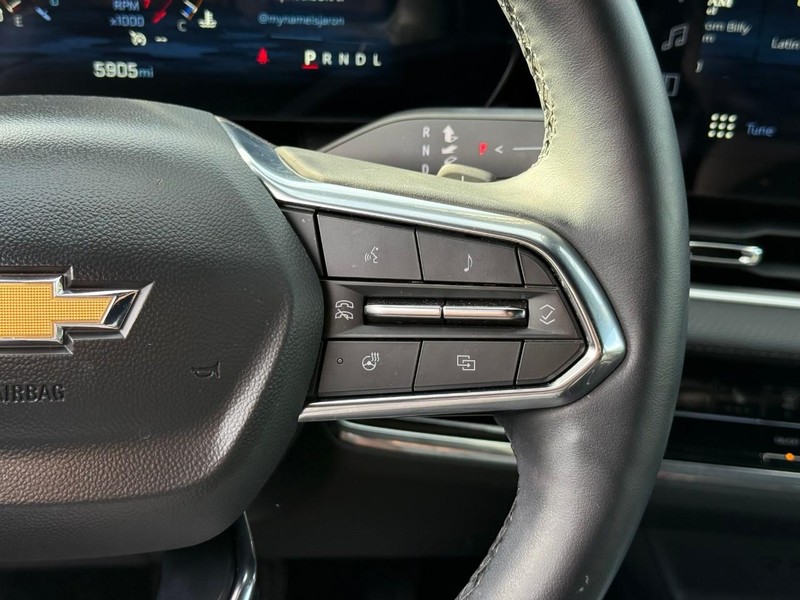 Chevrolet Equinox Vehicle Full-screen Gallery Image 18