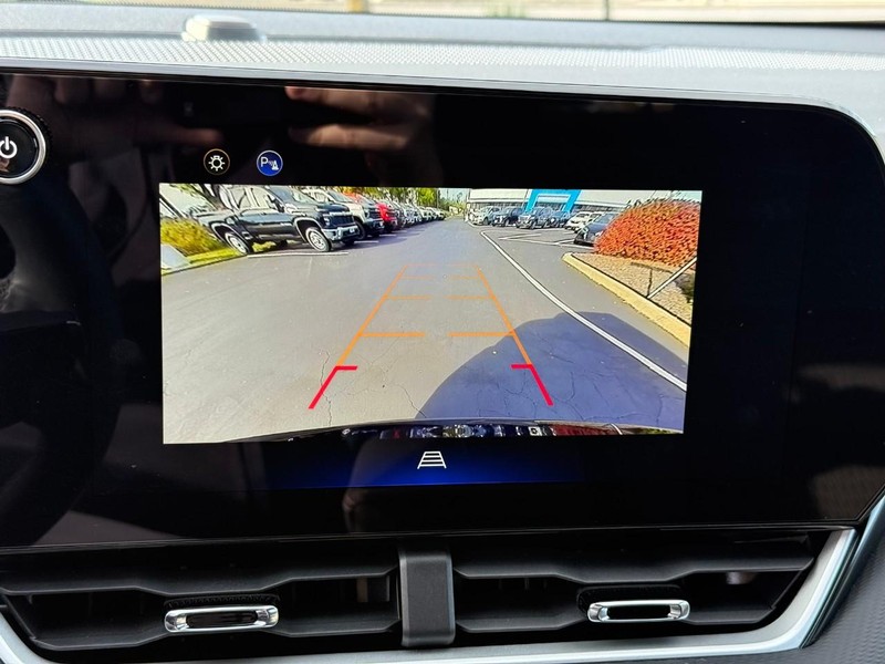 Chevrolet Equinox Vehicle Full-screen Gallery Image 19