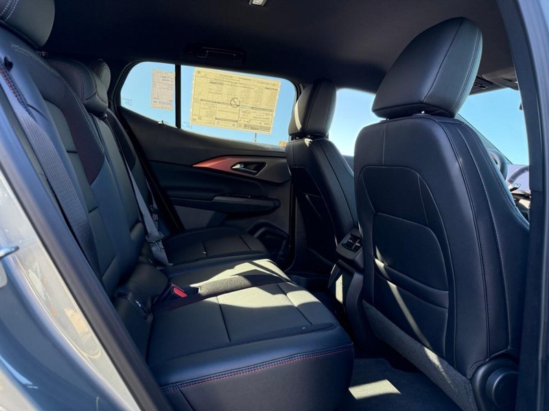 Chevrolet Equinox EV Vehicle Full-screen Gallery Image 6