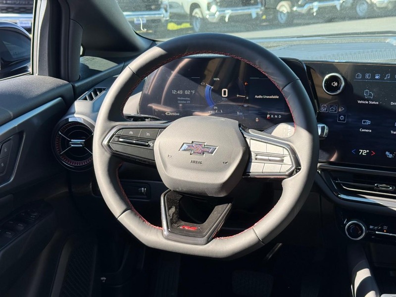 Chevrolet Equinox EV Vehicle Full-screen Gallery Image 8