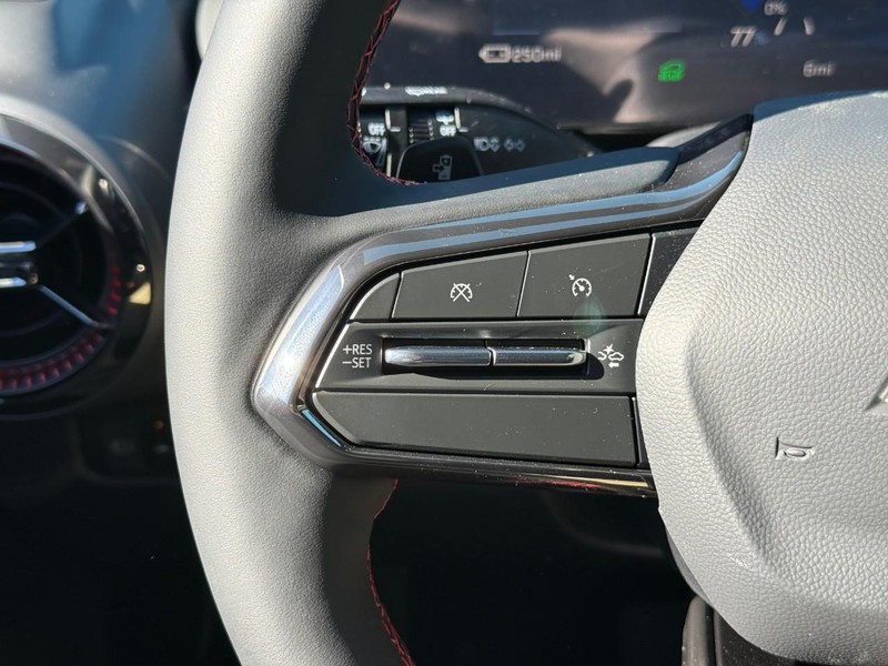 Chevrolet Equinox EV Vehicle Full-screen Gallery Image 14