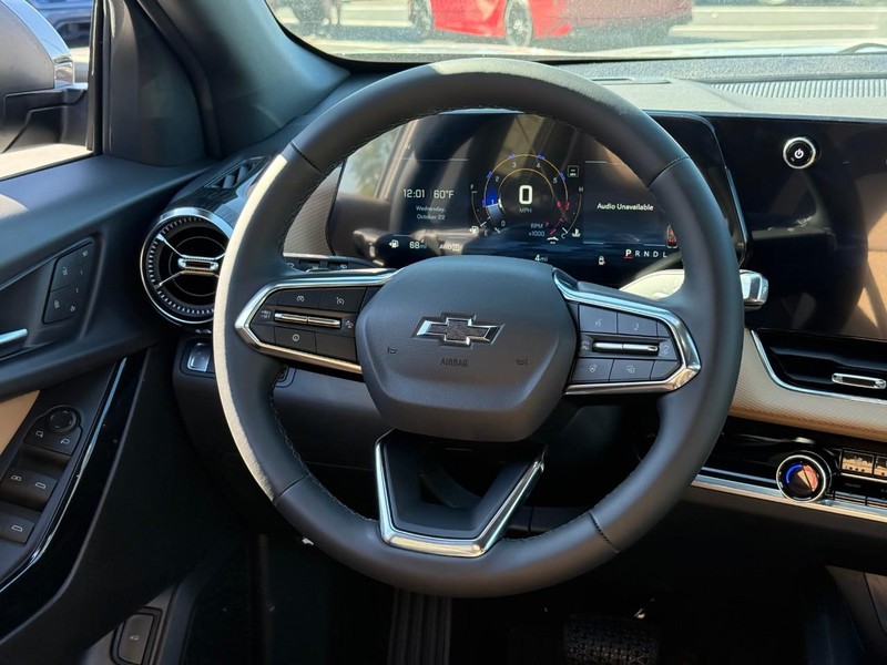 Chevrolet Equinox Vehicle Full-screen Gallery Image 7