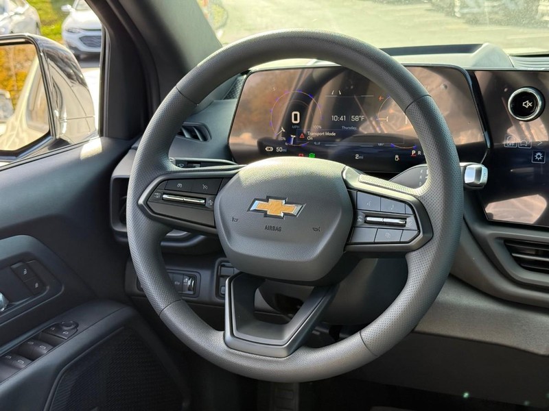 Chevrolet Silverado EV Vehicle Full-screen Gallery Image 6