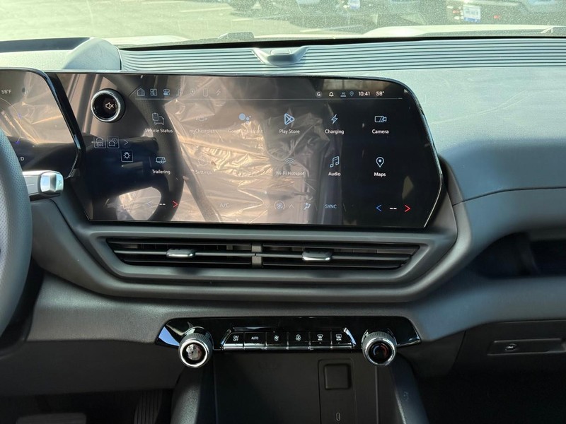 Chevrolet Silverado EV Vehicle Full-screen Gallery Image 7