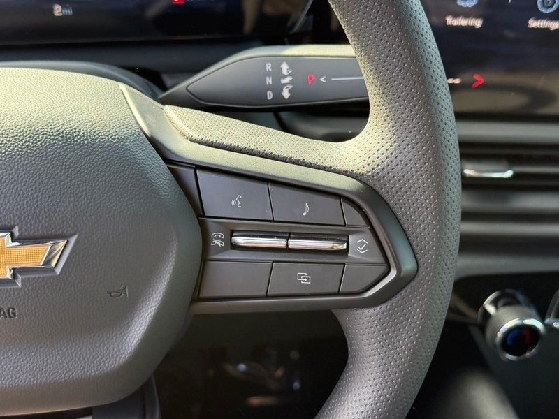 Chevrolet Silverado EV Vehicle Full-screen Gallery Image 11