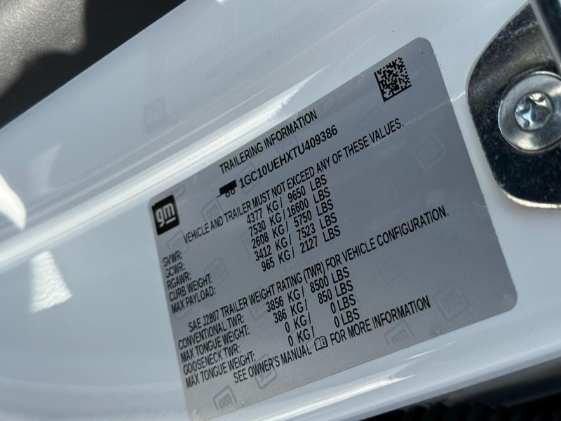 Chevrolet Silverado EV Vehicle Full-screen Gallery Image 13