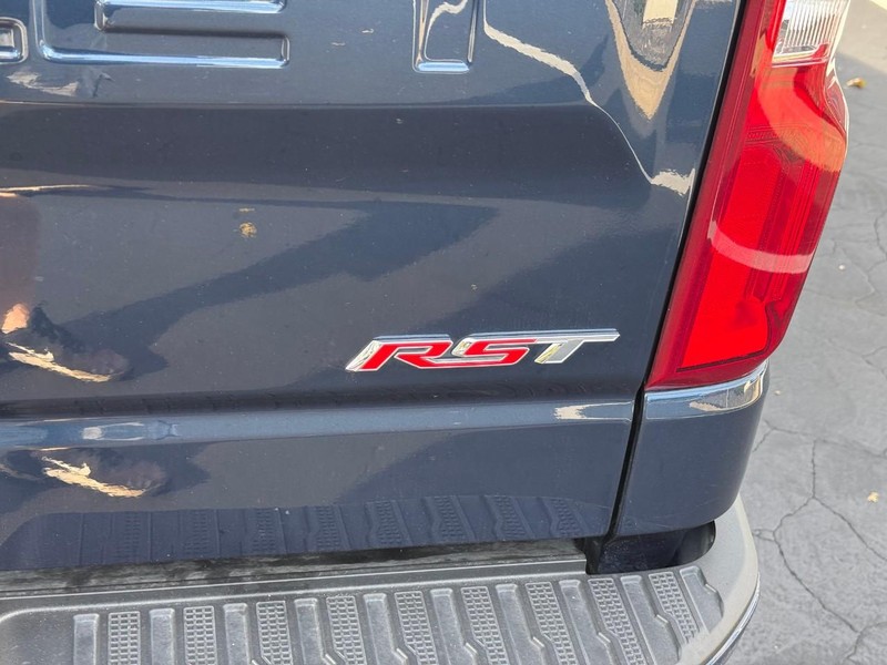 Chevrolet Silverado 1500 Vehicle Full-screen Gallery Image 5