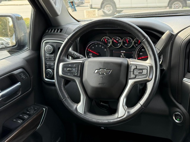 Chevrolet Silverado 1500 Vehicle Full-screen Gallery Image 13