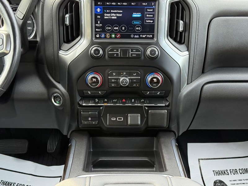 Chevrolet Silverado 1500 Vehicle Full-screen Gallery Image 15