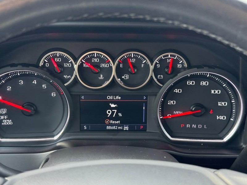 Chevrolet Silverado 1500 Vehicle Full-screen Gallery Image 21