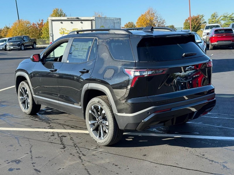 Chevrolet Equinox Vehicle Full-screen Gallery Image 3