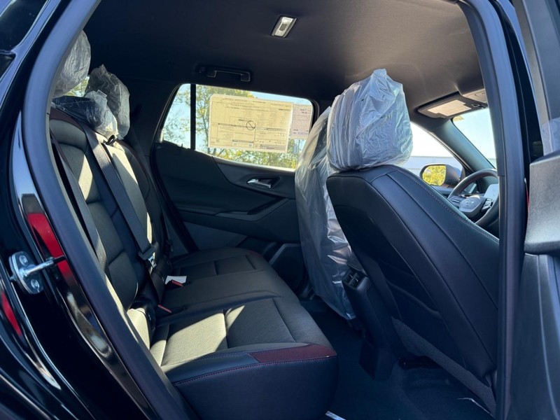 Chevrolet Equinox Vehicle Full-screen Gallery Image 5