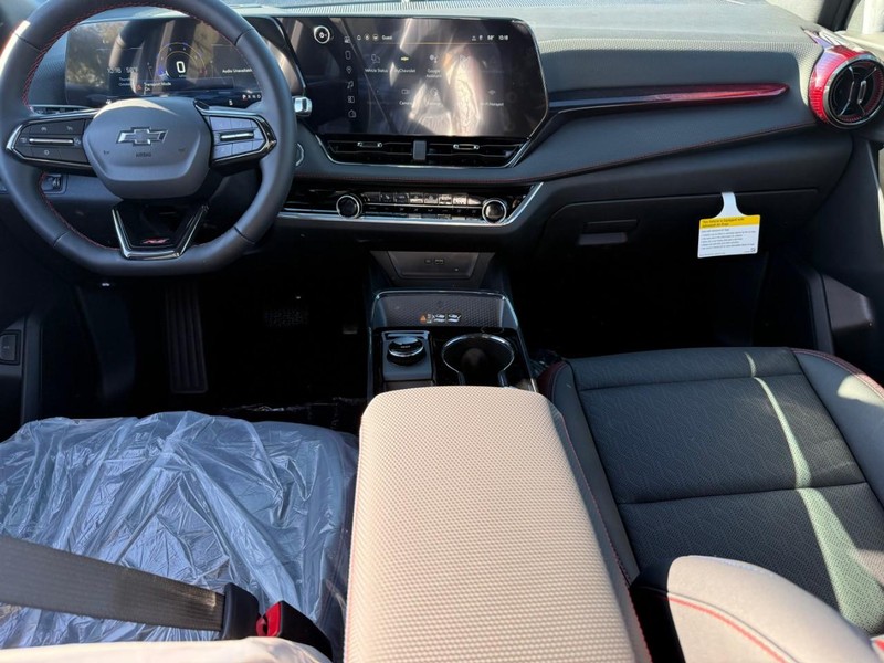 Chevrolet Equinox Vehicle Full-screen Gallery Image 6