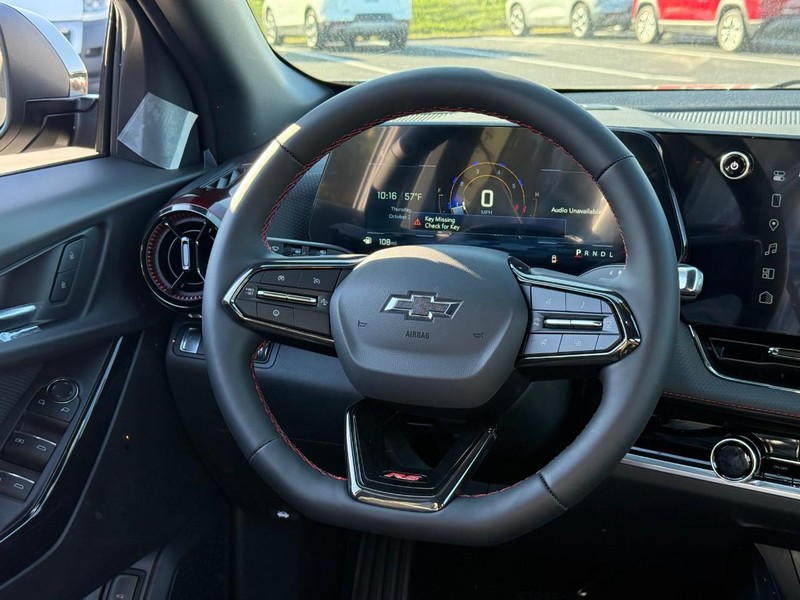 Chevrolet Equinox Vehicle Full-screen Gallery Image 7