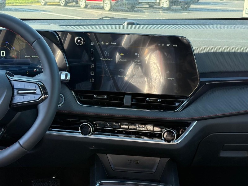 Chevrolet Equinox Vehicle Full-screen Gallery Image 8