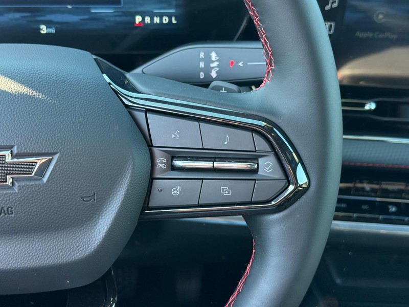 Chevrolet Equinox Vehicle Full-screen Gallery Image 12