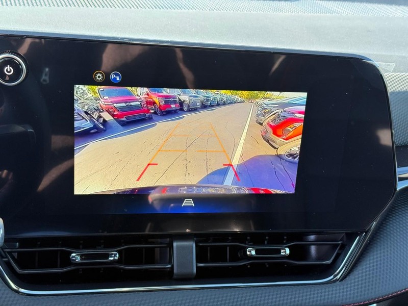 Chevrolet Equinox Vehicle Full-screen Gallery Image 14