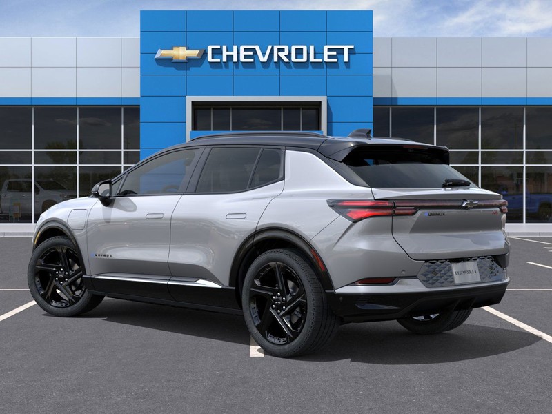 Chevrolet Equinox EV Vehicle Full-screen Gallery Image 3