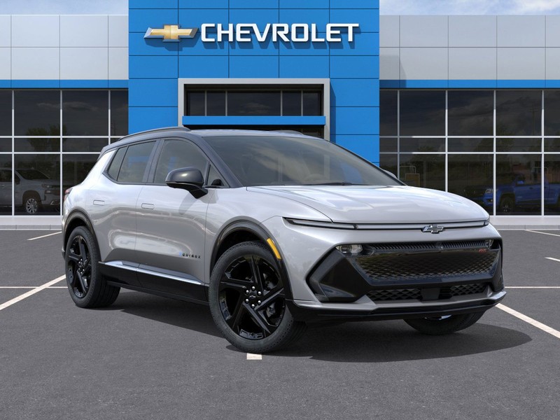 Chevrolet Equinox EV Vehicle Full-screen Gallery Image 7