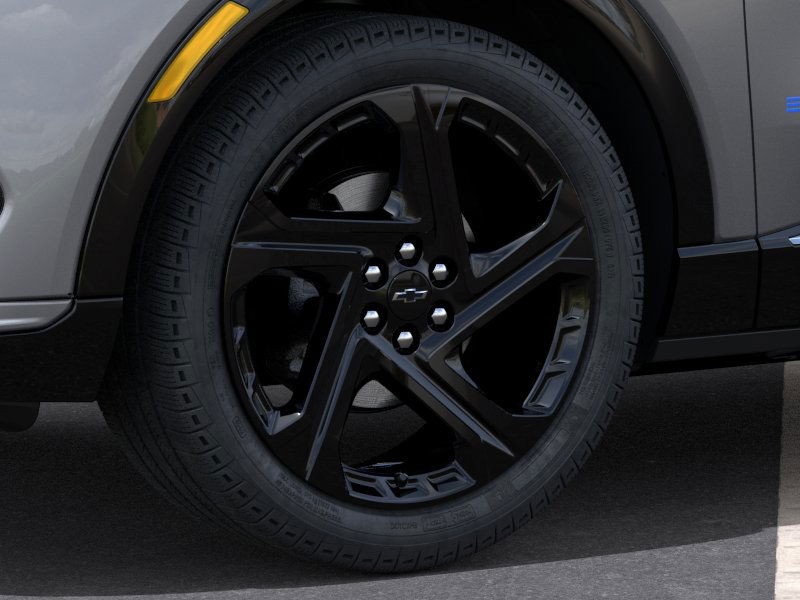 Chevrolet Equinox EV Vehicle Full-screen Gallery Image 9