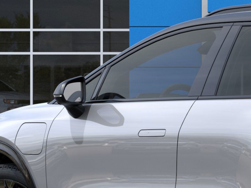 Chevrolet Equinox EV Vehicle Full-screen Gallery Image 12