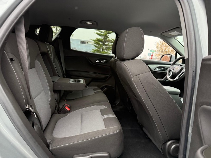 Chevrolet Blazer Vehicle Full-screen Gallery Image 10
