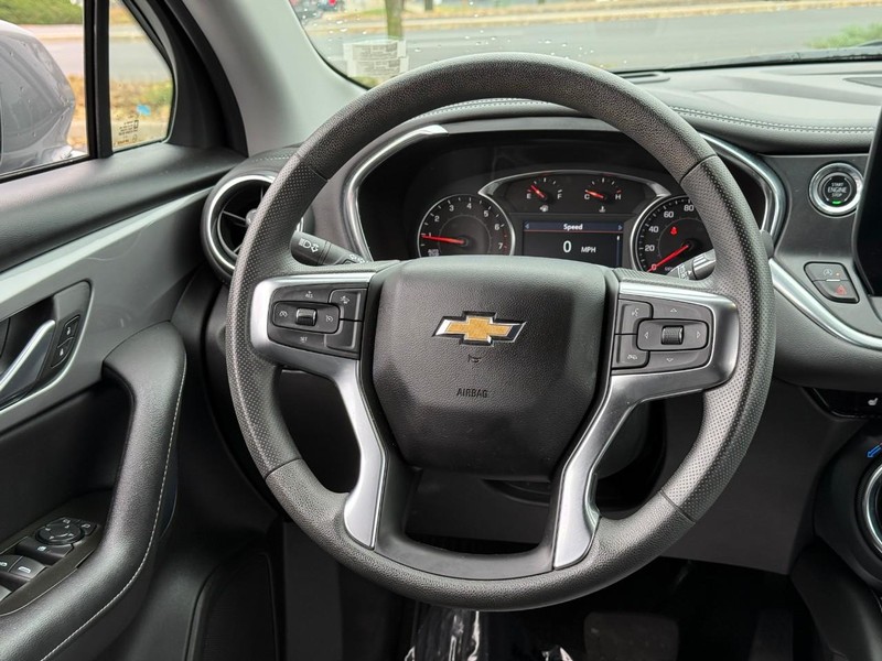 Chevrolet Blazer Vehicle Full-screen Gallery Image 12