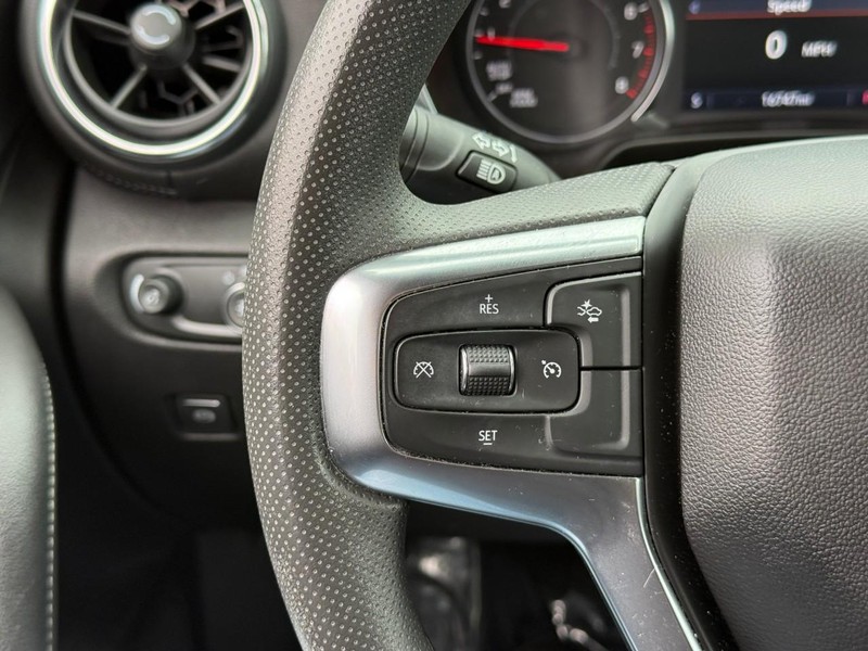 Chevrolet Blazer Vehicle Full-screen Gallery Image 18