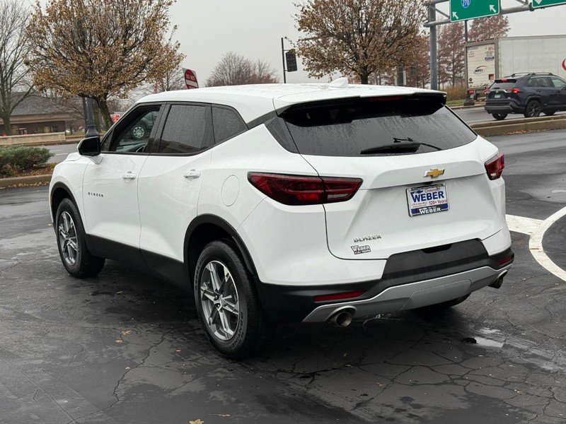 Chevrolet Blazer Vehicle Full-screen Gallery Image 03