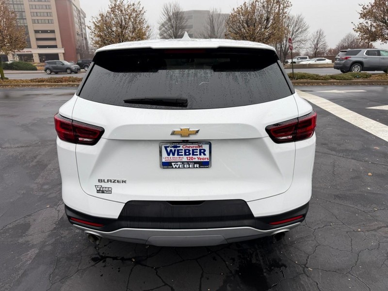 Chevrolet Blazer Vehicle Full-screen Gallery Image 06