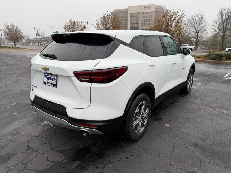 Chevrolet Blazer Vehicle Full-screen Gallery Image 07