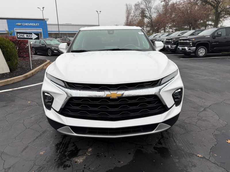 Chevrolet Blazer Vehicle Full-screen Gallery Image 09