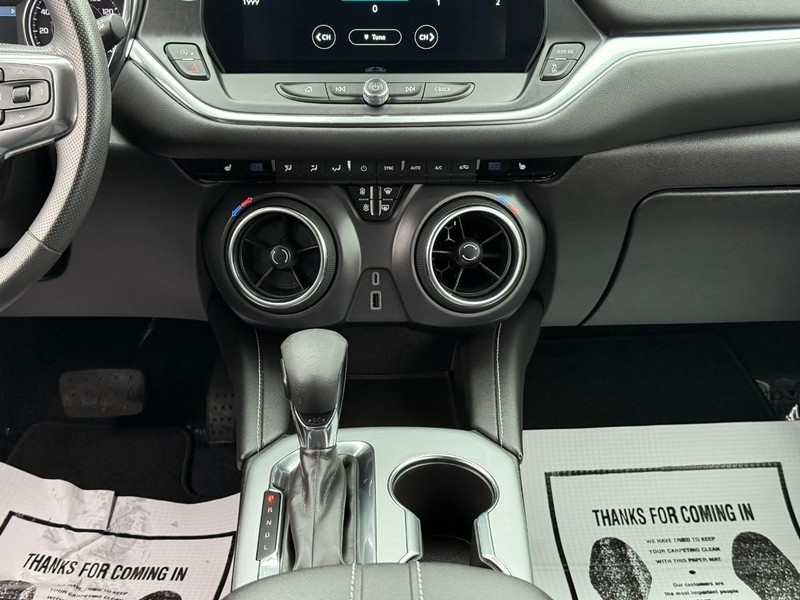 Chevrolet Blazer Vehicle Full-screen Gallery Image 14