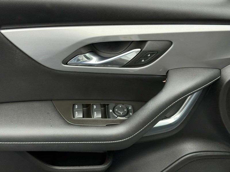 Chevrolet Blazer Vehicle Full-screen Gallery Image 15